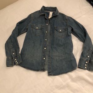 J. Crew pearl snap button denim shirt. NWT. Sz 6